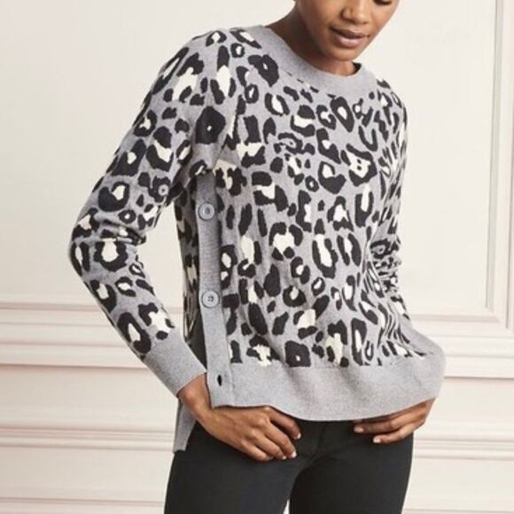 Stella & Dot Side Button Sweater Gray Black Leopard Print SZ Medium NWT - Picture 9 of 9